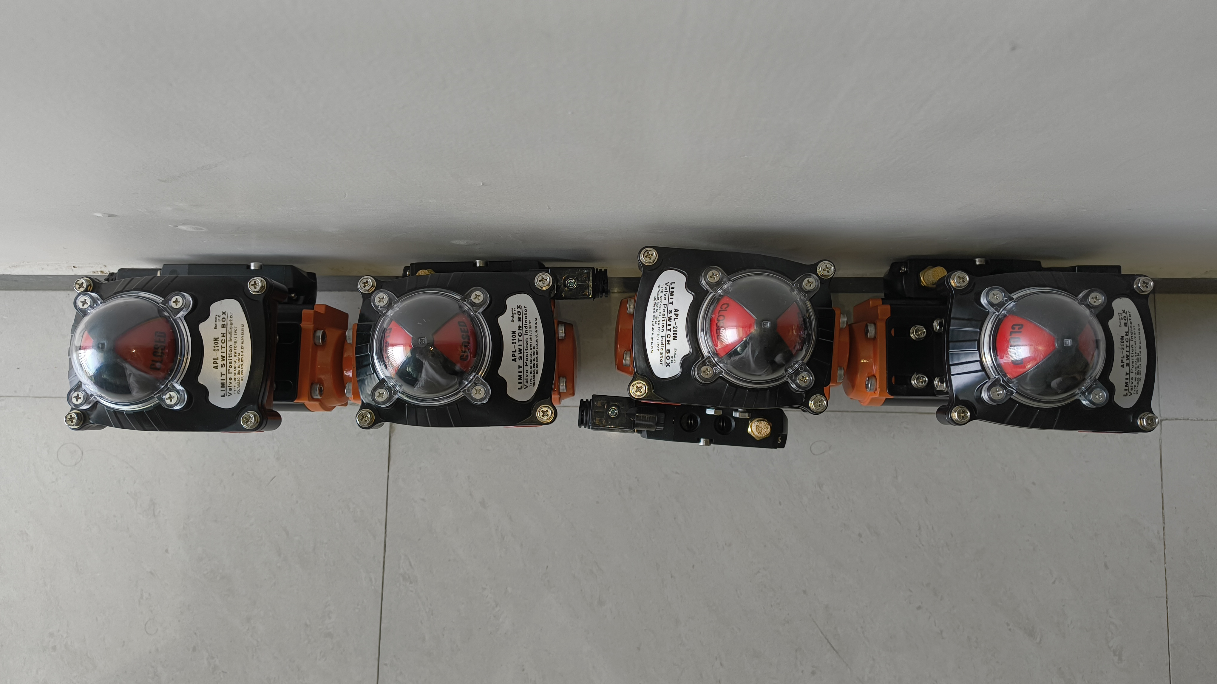 Automatic Ball Drain Valve photo 2